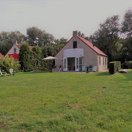 Gezellige Vakantiewoning Aan Het Water In Ewijk - Recreational Only No Workers Bagian luar foto