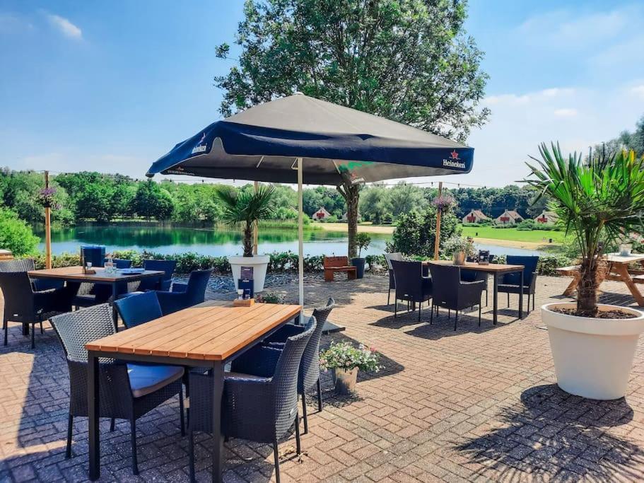 Gezellige Vakantiewoning Aan Het Water In Ewijk - Recreational Only No Workers Bagian luar foto