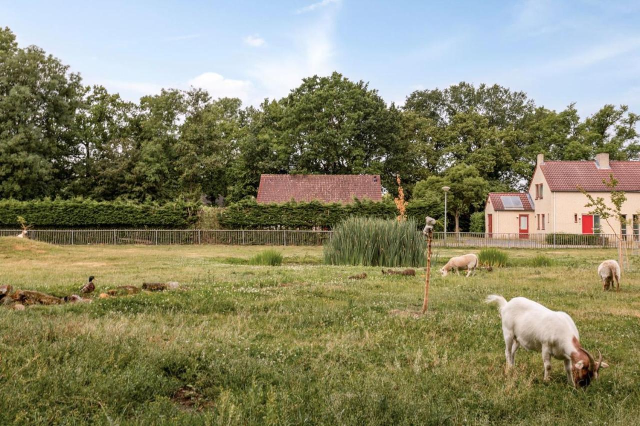 Gezellige Vakantiewoning Aan Het Water In Ewijk - Recreational Only No Workers Bagian luar foto