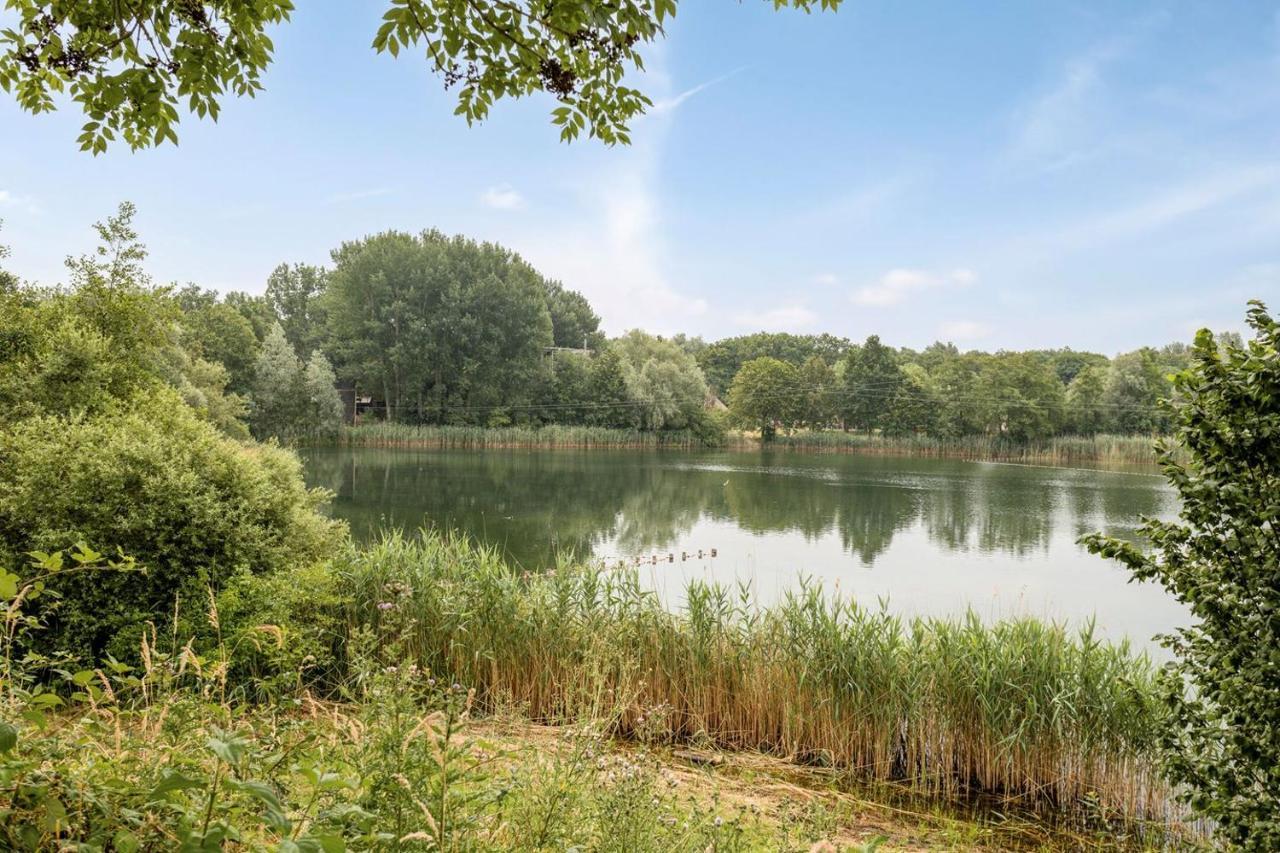 Gezellige Vakantiewoning Aan Het Water In Ewijk - Recreational Only No Workers Bagian luar foto