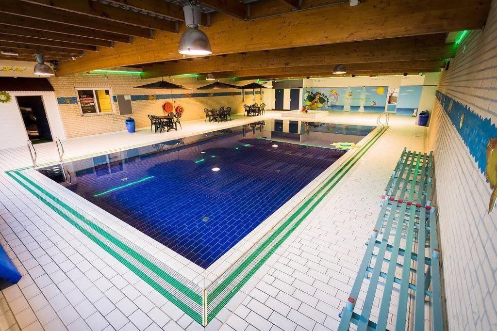 Gezellige Vakantiewoning Aan Het Water In Ewijk - Recreational Only No Workers Bagian luar foto