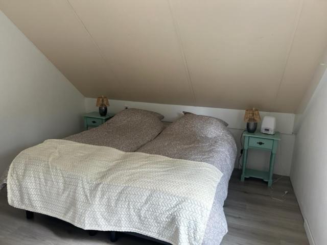 Gezellige Vakantiewoning Aan Het Water In Ewijk - Recreational Only No Workers Bagian luar foto