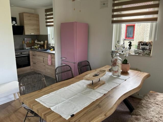 Gezellige Vakantiewoning Aan Het Water In Ewijk - Recreational Only No Workers Bagian luar foto