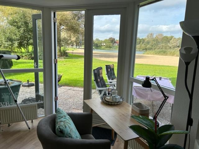 Gezellige Vakantiewoning Aan Het Water In Ewijk - Recreational Only No Workers Bagian luar foto