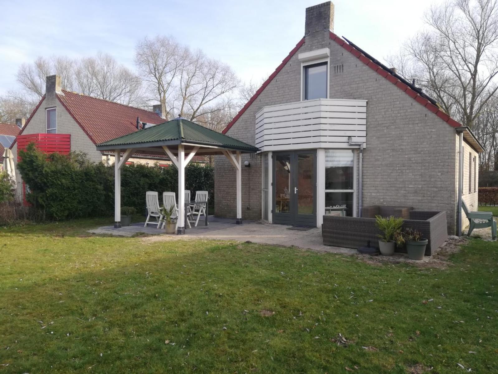 Gezellige Vakantiewoning Aan Het Water In Ewijk - Recreational Only No Workers Bagian luar foto